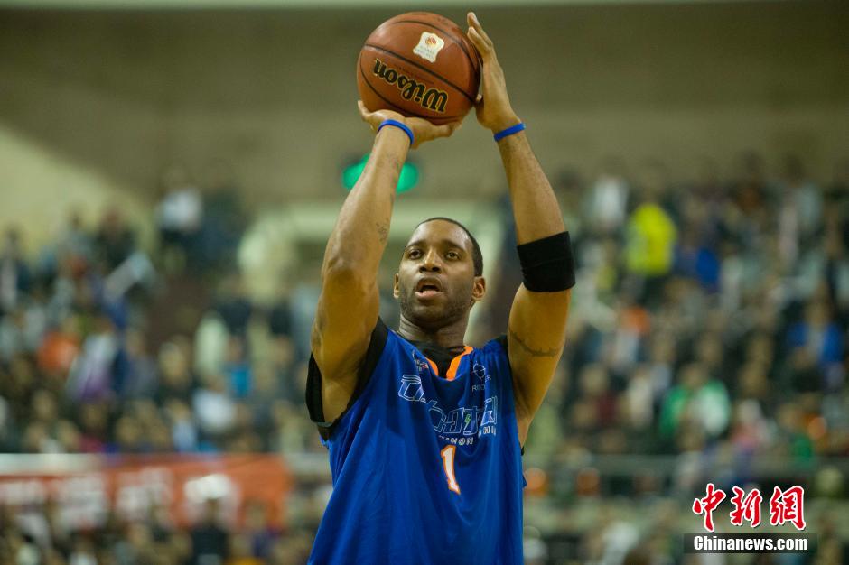 不止一人一 不止一人一